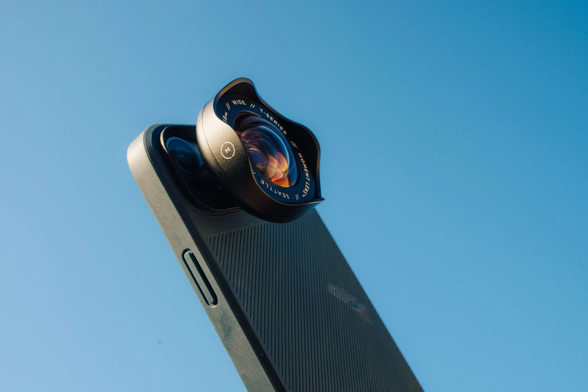 faq - How Wide-Angle Lenses Boost Smartphone Travel Photos