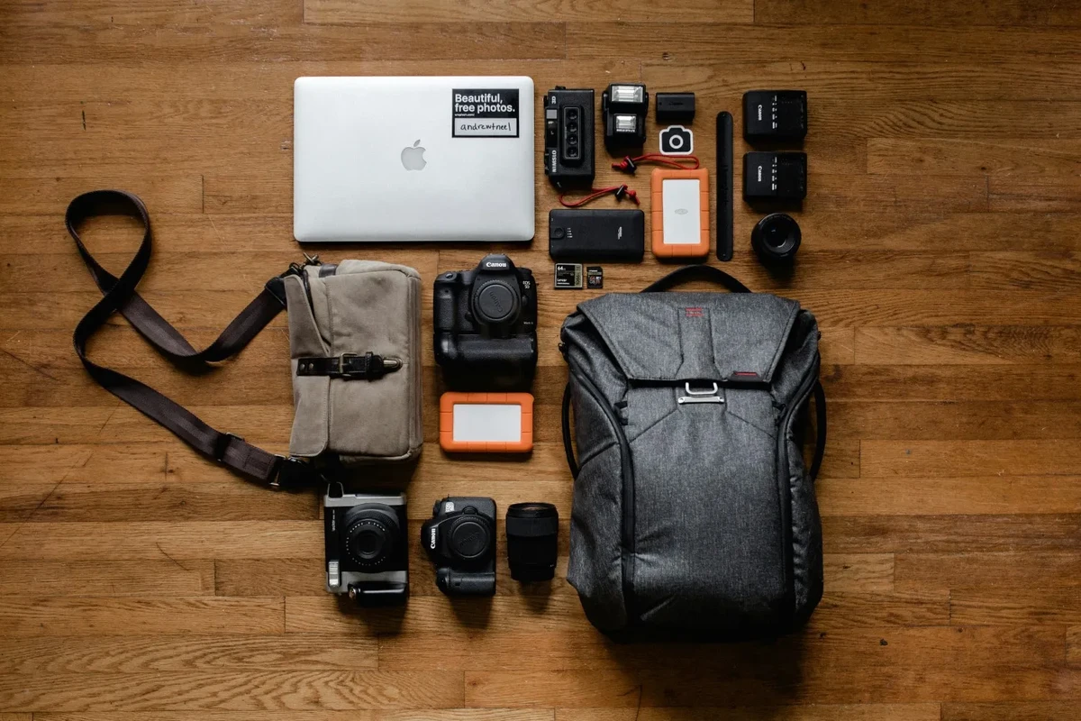 what-accessibility-considerations-should-photograp - How to Pack Smartphone Photography Gear Efficiently for Travel