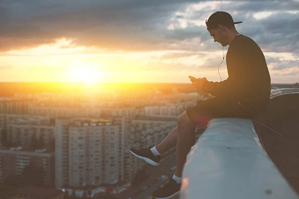 what-ethical-and-privacy-considerations-should-roo - Top Rooftop Smartphone Photography Spots for Travel Views