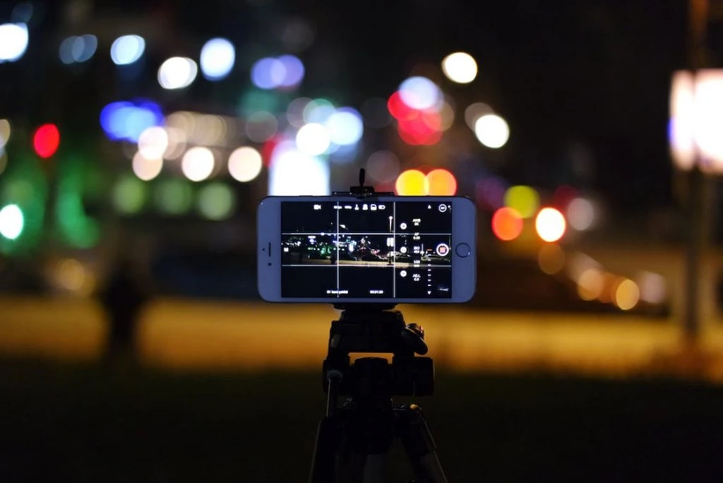 which-smartphone-apps-provide-the-best-manual-expo - Best Exposure Settings for Smartphone Photography Explained