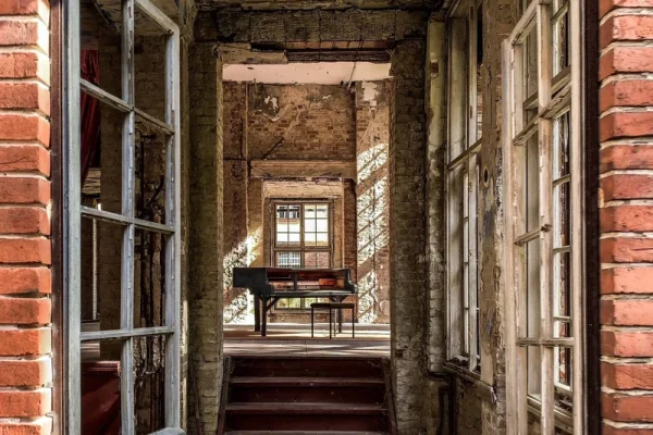 How to Use Framing in Travel Photos to Enhance Composition