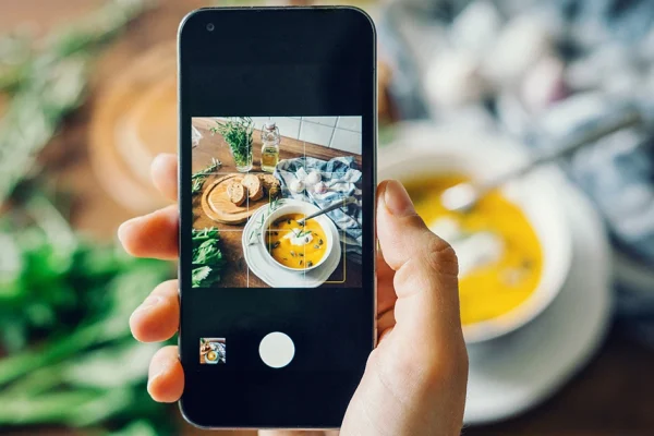 How to Use Smartphone Lenses for Stunning Photos