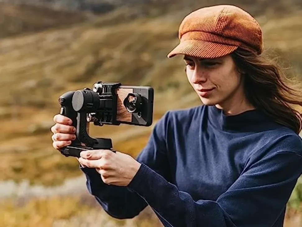 Best Smartphone Lenses for Travel Photography by Budget & Use