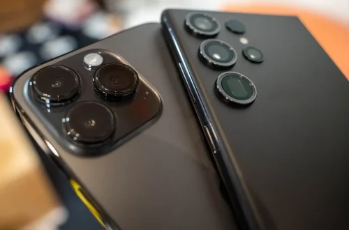 How to Clean a Smartphone Camera Lens Safely and Effectively